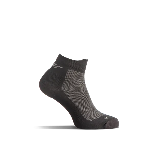 Låg och tunn strumpa Solid Gear Light Performance Sock Black Low